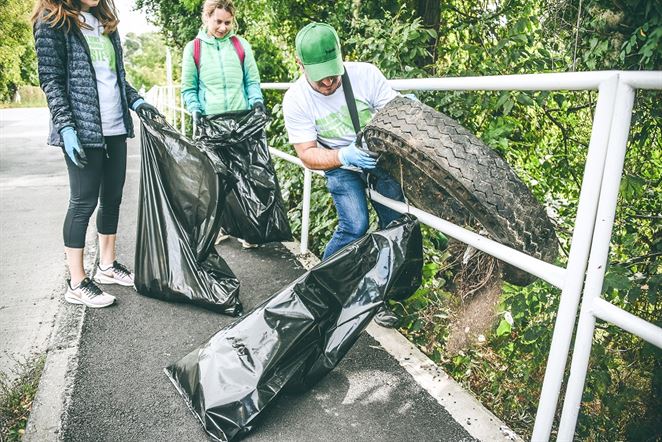 Slovensko je opäť o čosi čistejšie. Dobrovoľníci vyzbierali 720 vriec odpadu 